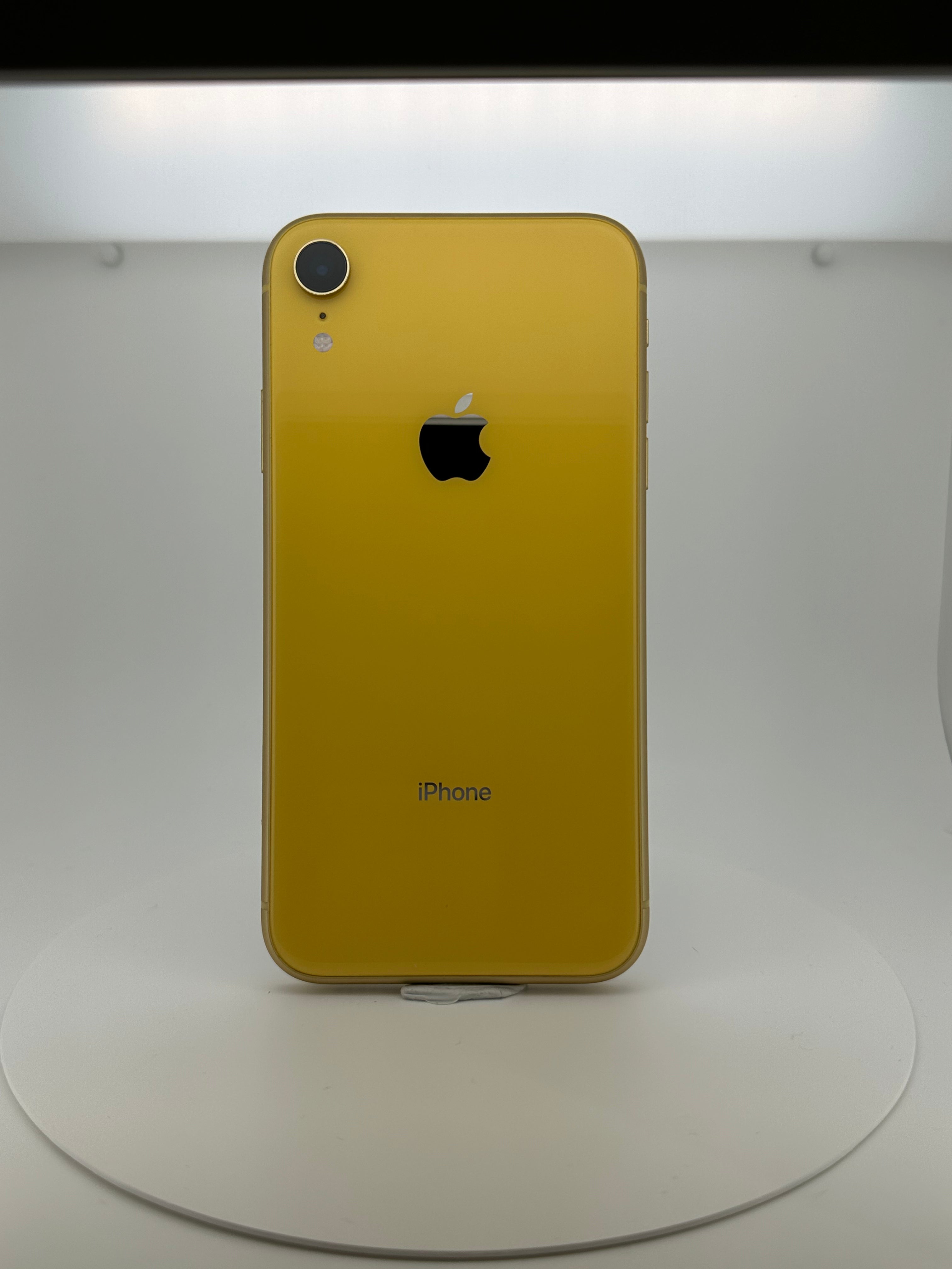 (中古手機) iPhone XR 128GB 黃色，iReborn香港精選中古iPhone平台，提供iPhone 8至14 Pro Max多款型號，價格由$899起，支持免費預留及到店驗貨服務，享受安全購物體驗